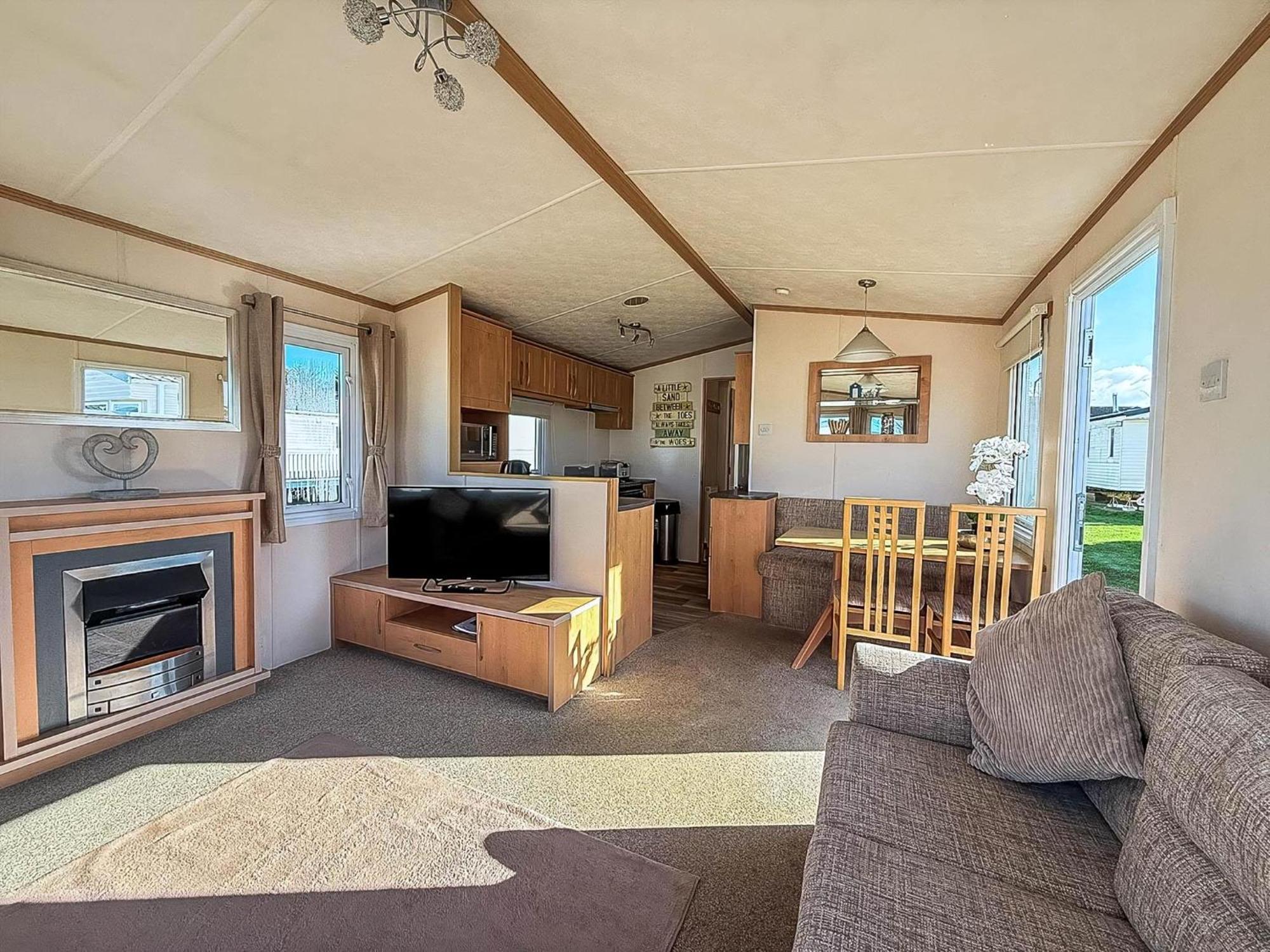 Lovely 6 Berth Caravan For Hire At Manor Park In Hunstanton Norfolk Ref 23044S Exterior photo