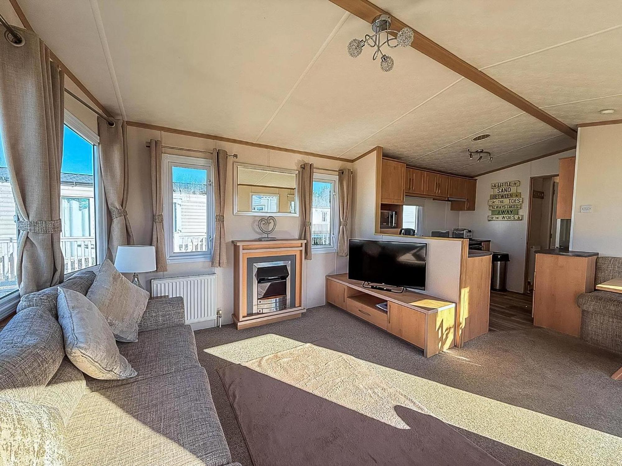 Lovely 6 Berth Caravan For Hire At Manor Park In Hunstanton Norfolk Ref 23044S Exterior photo