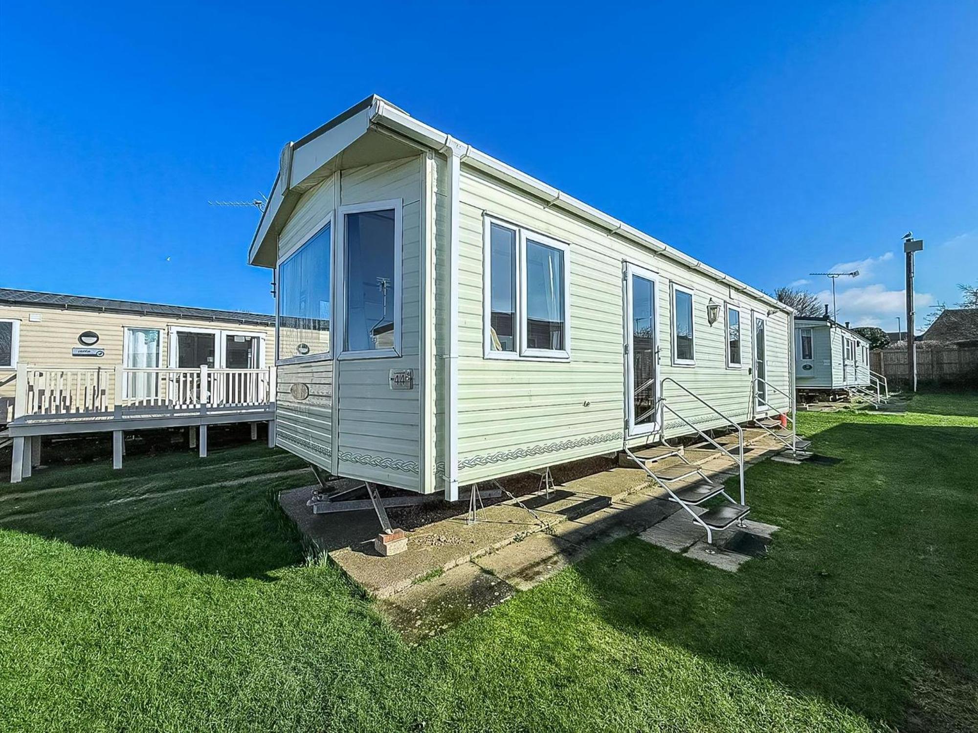 Lovely 6 Berth Caravan For Hire At Manor Park In Hunstanton Norfolk Ref 23044S Exterior photo
