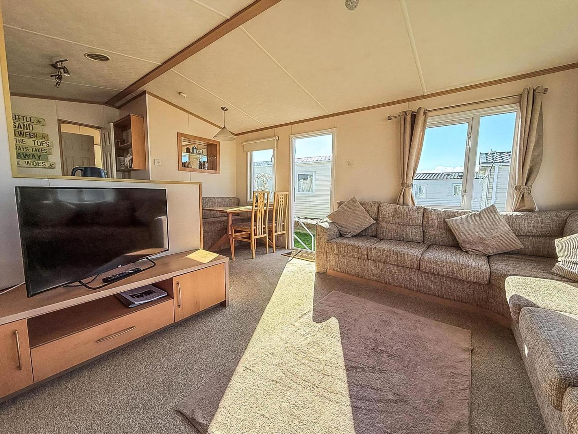 Lovely 6 Berth Caravan For Hire At Manor Park In Hunstanton Norfolk Ref 23044S Exterior photo